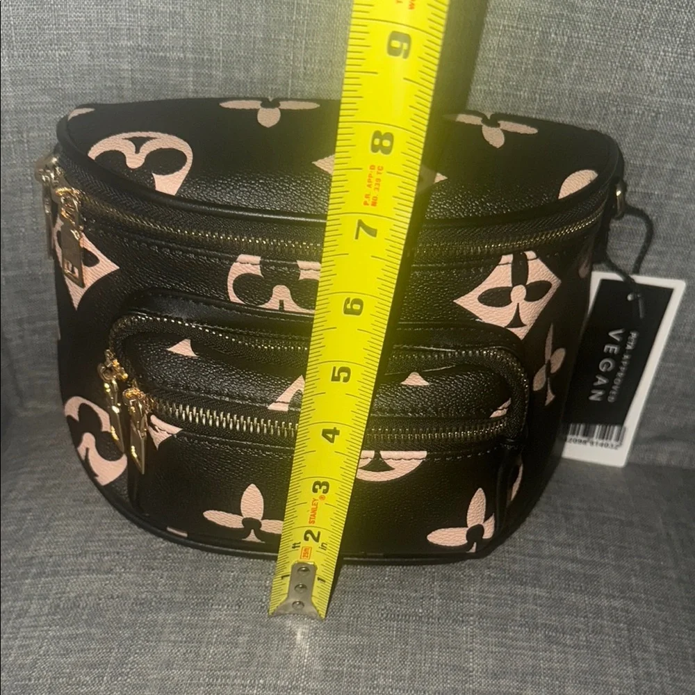 Fashion Stylish Black and Cream Women's Crossbody Bag - Picture 5 of 9